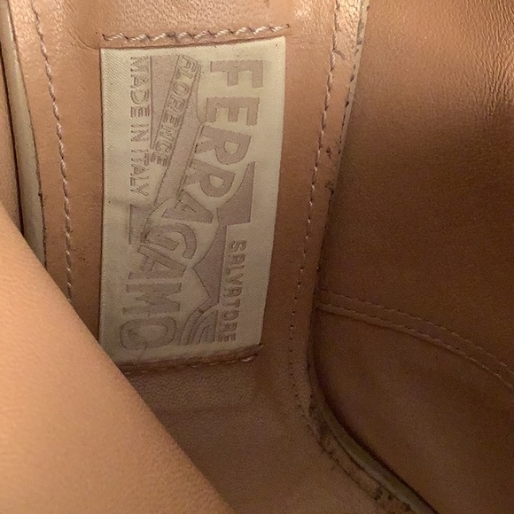 Beautiful Ferragamo shoes! Purchased in NYC. - Picture 4 of 5